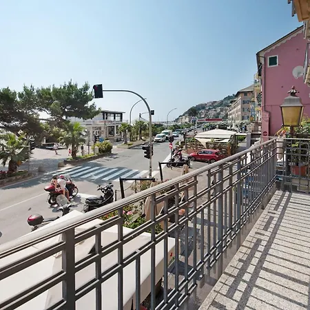 La Finestra Sul Mare 아렌자노