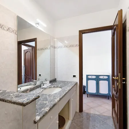 La Finestra Sul Mare Apartment *